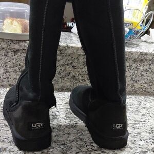 Ugg Suede Boot Size 11 Just In Time For The Cold 11women